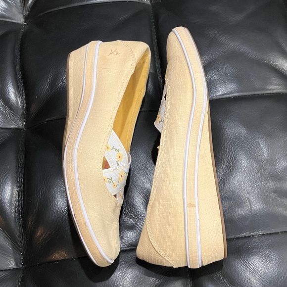 Grasshoppers size 7 women’s Beige Floral Slip-On low heeled shoe / Flats - Picture 10 of 15